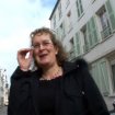 On a souillé la chatte de Françoise, institutrice coincée !